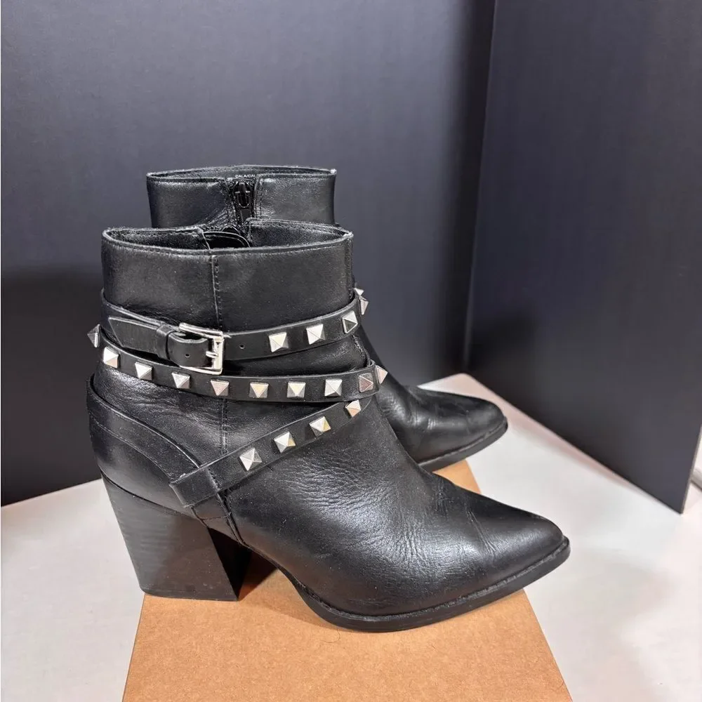 Steven Madden Cala Studded Leather Ankle Boot | Size 8 *no box*